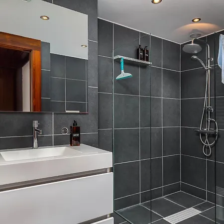 Blue Port Terrace - Comfort, Style, Pool, Ocean Views Appartement Sesimbra